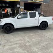NISSAN NAVARA DUAL CAB 4X4